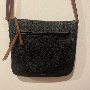 Fossil Crossbody Purse - Black
Like New